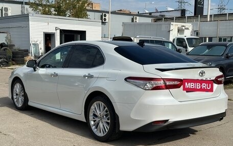 Toyota Camry, 2019 год, 3 250 000 рублей, 10 фотография