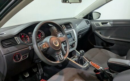 Volkswagen Jetta VI, 2014 год, 1 300 000 рублей, 24 фотография