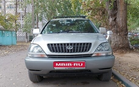 Toyota Harrier, 1999 год, 980 000 рублей, 1 фотография