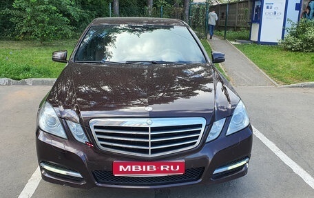 Mercedes-Benz E-Класс, 2012 год, 2 250 000 рублей, 1 фотография