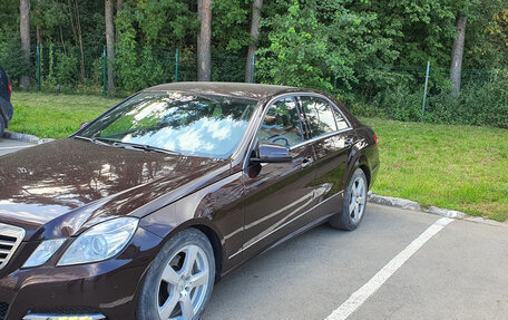 Mercedes-Benz E-Класс, 2012 год, 2 250 000 рублей, 2 фотография