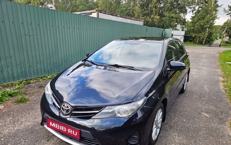 Toyota Auris II, 2013 год, 820 000 рублей, 1 фотография