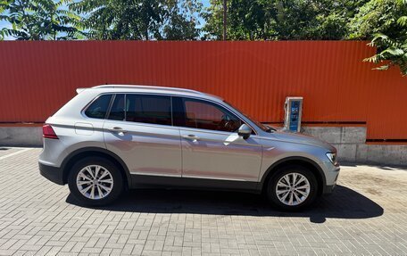 Volkswagen Tiguan II, 2017 год, 2 500 000 рублей, 10 фотография