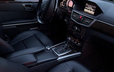 Mercedes-Benz E-Класс, 2010 год, 1 600 000 рублей, 5 фотография