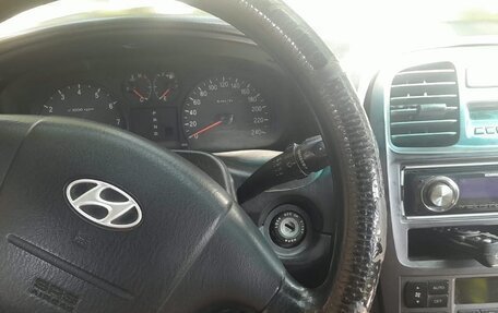 Hyundai Sonata IV рестайлинг, 2005 год, 170 000 рублей, 3 фотография