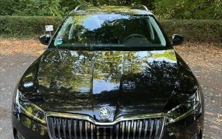 Skoda Superb III рестайлинг, 2023 год, 3 833 026 рублей, 2 фотография