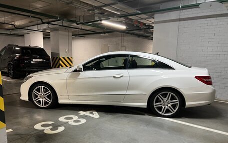 Mercedes-Benz E-Класс, 2012 год, 2 100 000 рублей, 1 фотография