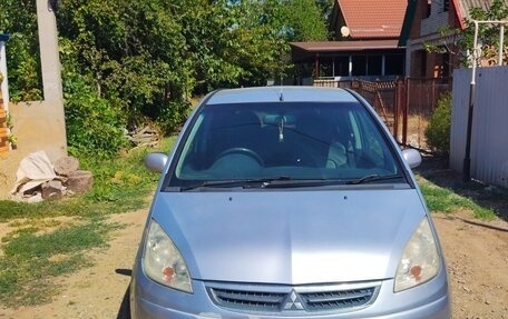 Mitsubishi Colt VI рестайлинг, 2004 год, 495 000 рублей, 1 фотография