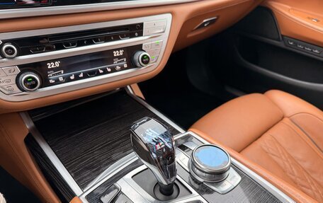 BMW 7 серия, 2018 год, 3 200 000 рублей, 19 фотография