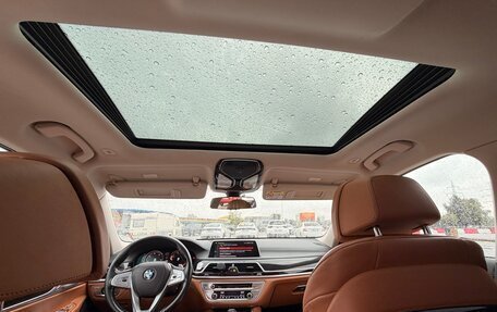 BMW 7 серия, 2018 год, 3 200 000 рублей, 23 фотография