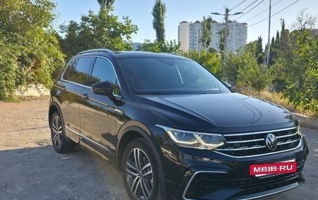 Volkswagen Tiguan II, 2020 год, 4 100 000 рублей, 2 фотография