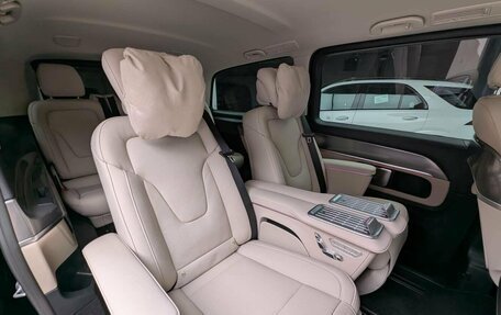 Mercedes-Benz V-Класс, 2026 год, 14 999 999 рублей, 12 фотография