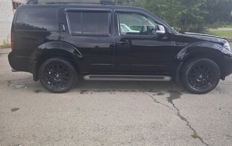 Nissan Pathfinder, 2011 год, 1 900 000 рублей, 3 фотография