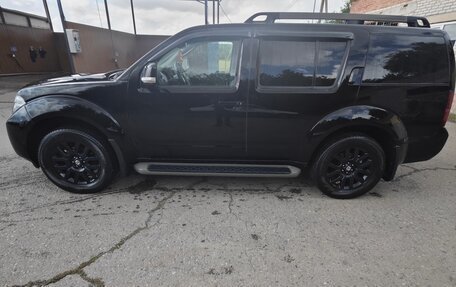 Nissan Pathfinder, 2011 год, 1 900 000 рублей, 7 фотография
