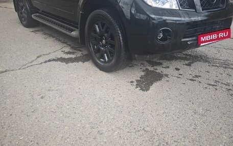 Nissan Pathfinder, 2011 год, 1 900 000 рублей, 2 фотография