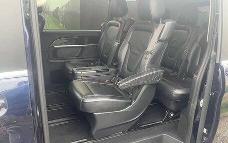 Mercedes-Benz V-Класс, 2017 год, 3 300 000 рублей, 8 фотография