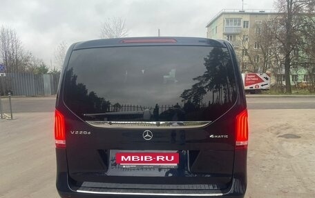 Mercedes-Benz V-Класс, 2017 год, 3 300 000 рублей, 6 фотография