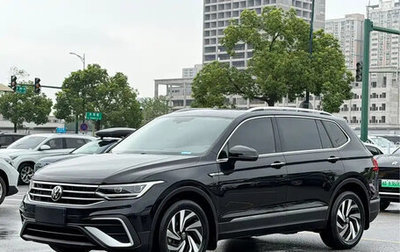 Volkswagen Tiguan II, 2023 год, 2 440 000 рублей, 1 фотография