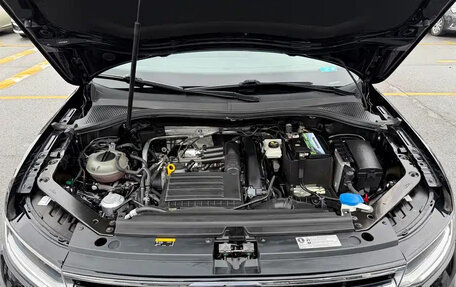 Volkswagen Tiguan II, 2023 год, 2 440 000 рублей, 14 фотография