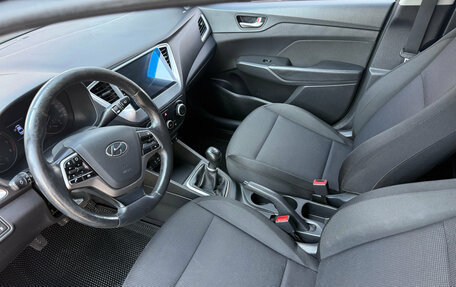 Hyundai Solaris II рестайлинг, 2017 год, 990 000 рублей, 10 фотография