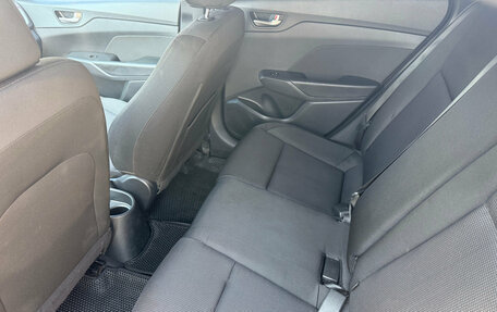 Hyundai Solaris II рестайлинг, 2017 год, 990 000 рублей, 11 фотография