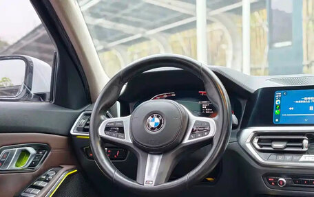 BMW 3 серия, 2023 год, 2 999 999 рублей, 8 фотография