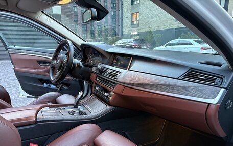 BMW 5 серия, 2015 год, 1 990 000 рублей, 13 фотография