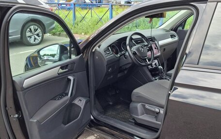 Volkswagen Tiguan II, 2020 год, 2 400 000 рублей, 5 фотография