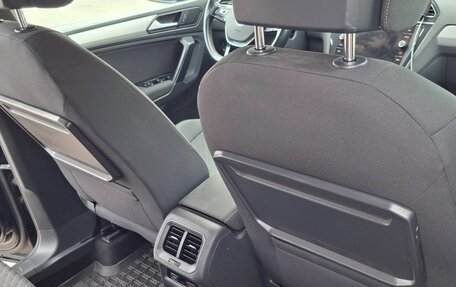 Volkswagen Tiguan II, 2020 год, 2 400 000 рублей, 13 фотография