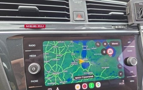 Volkswagen Tiguan II, 2020 год, 2 400 000 рублей, 2 фотография