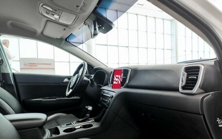 KIA Sportage IV рестайлинг, 2018 год, 2 385 000 рублей, 15 фотография
