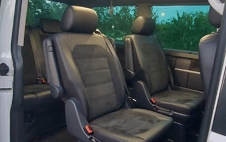 Volkswagen Multivan T6 рестайлинг, 2019 год, 4 700 000 рублей, 14 фотография