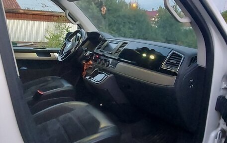 Volkswagen Multivan T6 рестайлинг, 2019 год, 4 700 000 рублей, 10 фотография
