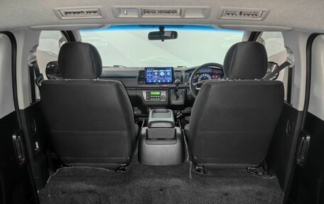Toyota HiAce H200, 2016 год, 3 500 000 рублей, 15 фотография