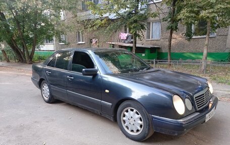 Mercedes-Benz E-Класс, 1998 год, 198 000 рублей, 2 фотография