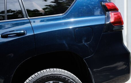 Toyota Land Cruiser Prado 150 рестайлинг 2, 2021 год, 6 100 000 рублей, 13 фотография