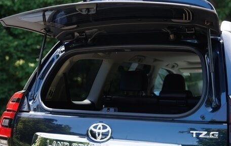 Toyota Land Cruiser Prado 150 рестайлинг 2, 2021 год, 6 100 000 рублей, 12 фотография