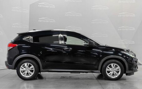 Honda Vezel, 2018 год, 2 050 000 рублей, 6 фотография