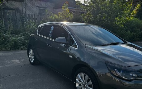 Opel Astra J, 2011 год, 700 000 рублей, 3 фотография