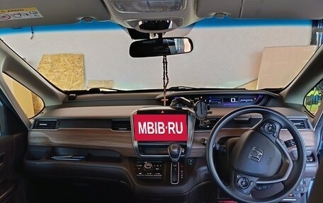 Honda Freed II, 2022 год, 1 780 000 рублей, 7 фотография