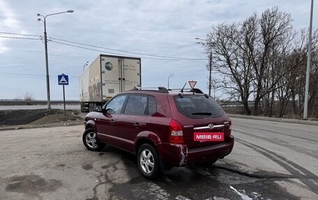 Hyundai Tucson III, 2005 год, 713 666 рублей, 2 фотография