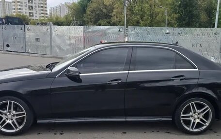 Mercedes-Benz E-Класс, 2015 год, 1 900 000 рублей, 6 фотография