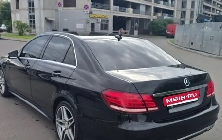 Mercedes-Benz E-Класс, 2015 год, 1 900 000 рублей, 9 фотография