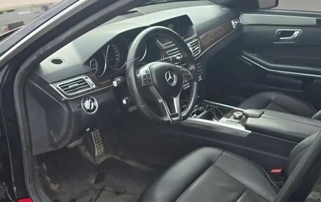 Mercedes-Benz E-Класс, 2015 год, 1 900 000 рублей, 8 фотография