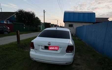 Volkswagen Polo VI (EU Market), 2016 год, 230 000 рублей, 4 фотография