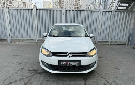 Volkswagen Polo VI (EU Market), 2011 год, 749 000 рублей, 2 фотография