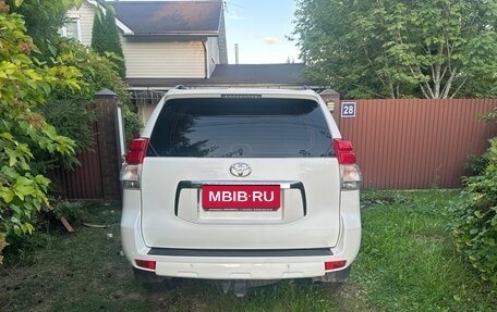 Toyota Land Cruiser Prado 150 рестайлинг 2, 2011 год, 3 000 000 рублей, 5 фотография