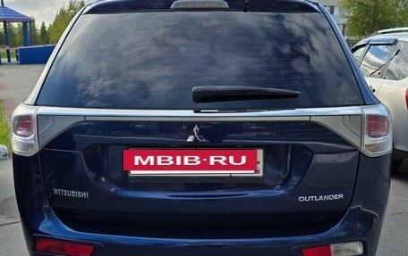 Mitsubishi Outlander III рестайлинг 3, 2014 год, 1 680 000 рублей, 7 фотография