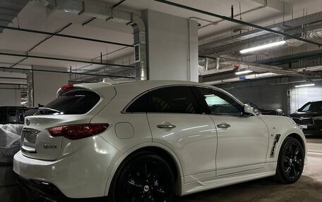 Infiniti QX70, 2017 год, 3 000 000 рублей, 2 фотография