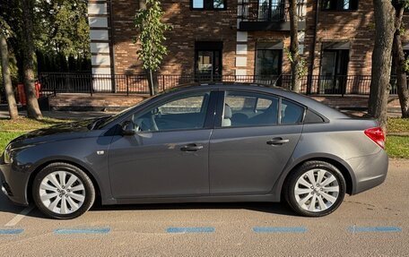 Chevrolet Cruze II, 2010 год, 830 000 рублей, 4 фотография